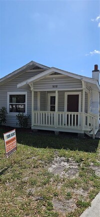 Building Photo - 1610 27th Ave N