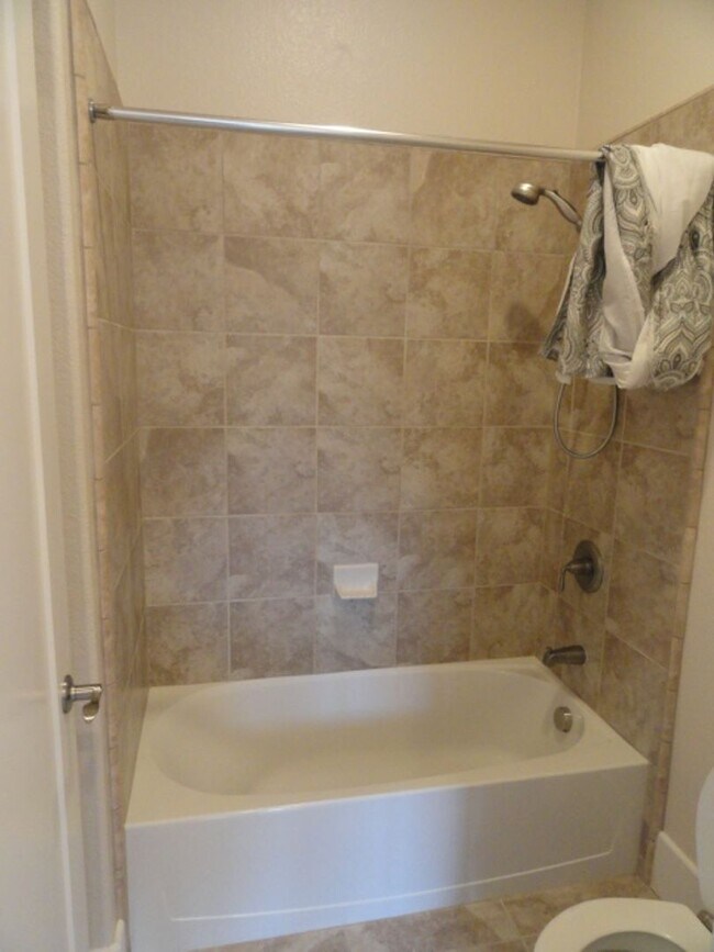 Building Photo - Great Home in East Garrison