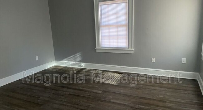 Building Photo - 1428 Perry Ave