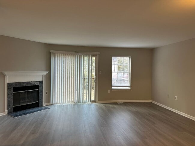 Building Photo - Charming 3 Bedroom/2.5 Bathroom Townhome with Attached Garage in Reisterstown, MD!