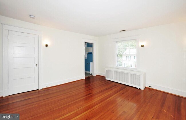 Building Photo - 3752 Kanawha St NW