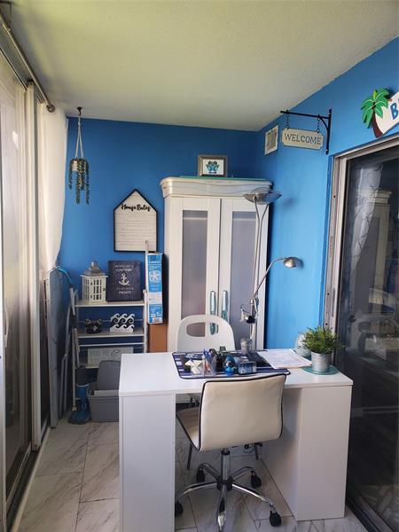 Building Photo - 4058 Ainslie Dr