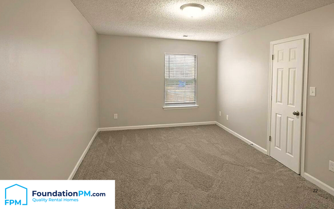 Building Photo - 5162 Walton Lake