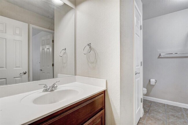 Building Photo - 3129 Goldenoak Cir