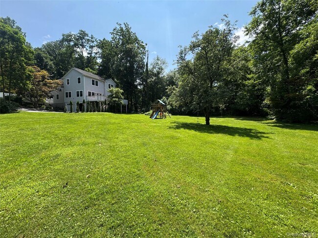 Building Photo - 275 Croton Dam Rd