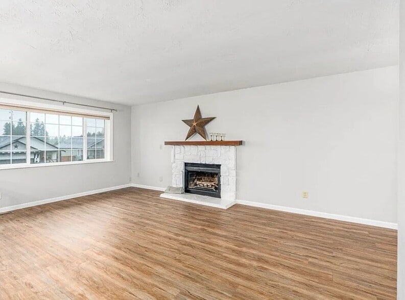 Building Photo - 4253 E 29th Ave