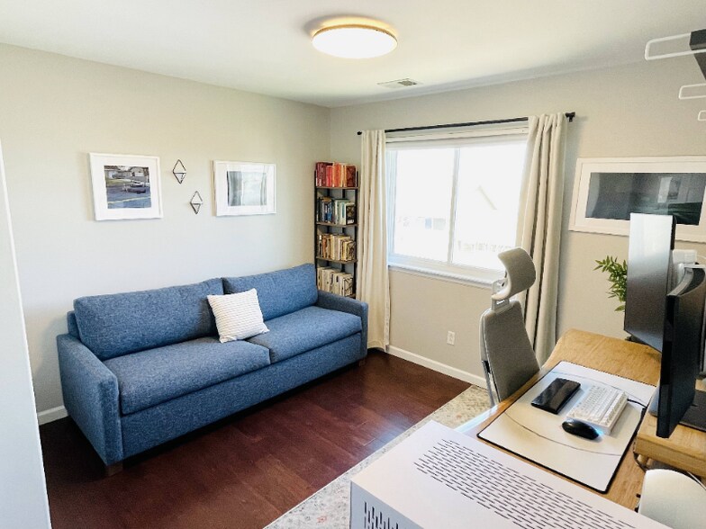 Building Photo - 2446 S Gibralter Way