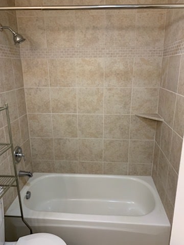 New Tile In Bath with Tub/Shower - 3006 SW Glacier Ave