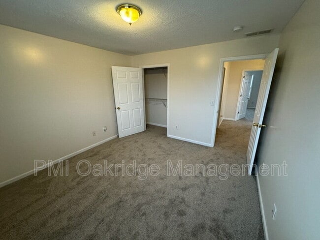 Building Photo - 749 Charlton Ct