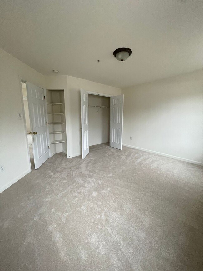 Building Photo - Spacious & Updated Home in the Heart of Hyattsville