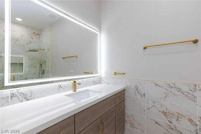 Building Photo - 6525 Ponderosa Way