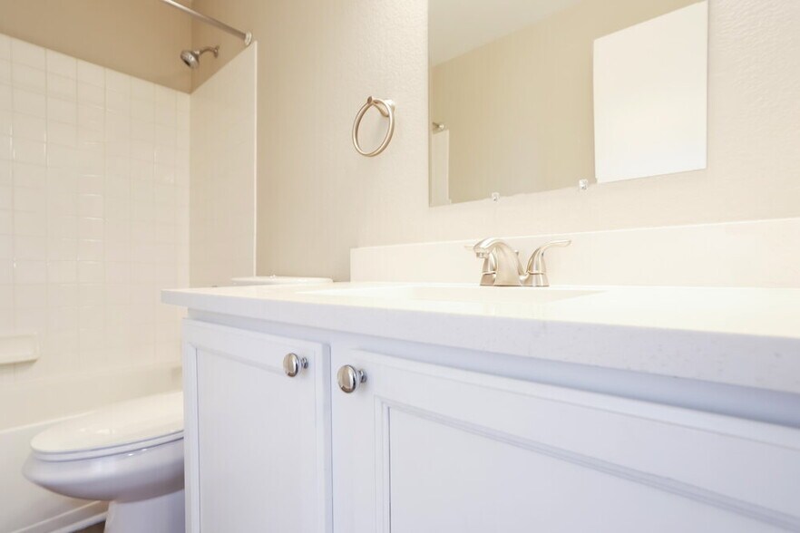 Building Photo - 13103 Clayton Ct