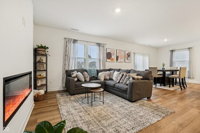 Building Photo - 4544 Nokes Pl