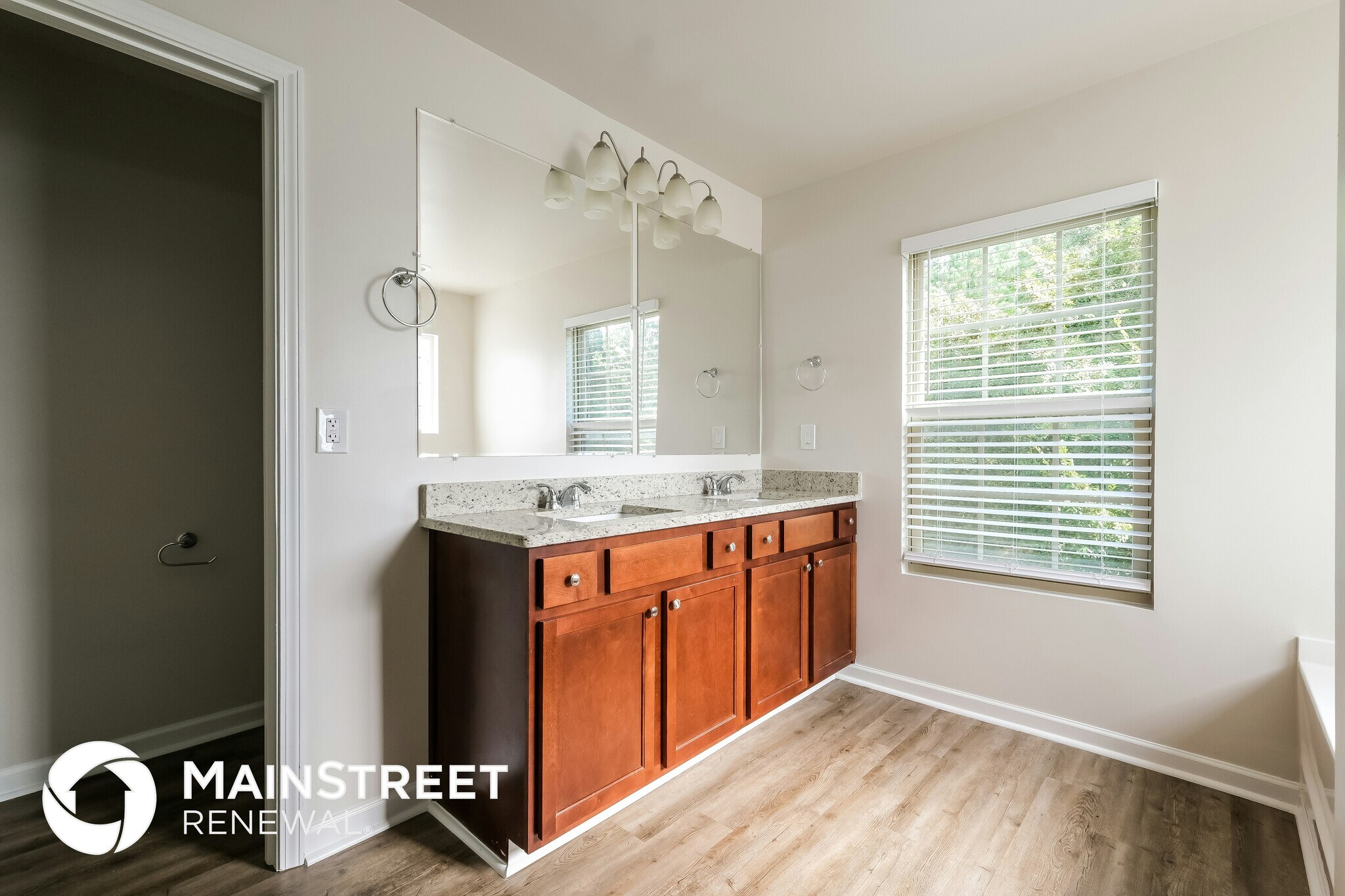 Building Photo - 207 Hollyhock Ln