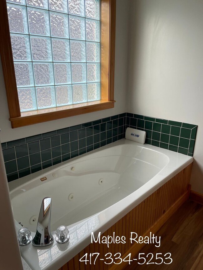 Building Photo - VERY NICE 3 bedroom home in Branson, MO fo...