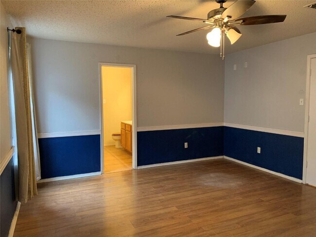 Building Photo - 10141 Chapel Rock Dr