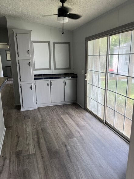 Dining Area - 22811 Ford Rd
