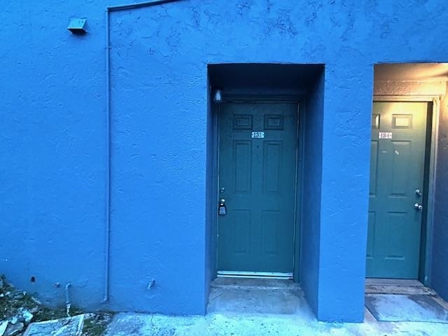 Primary Photo - 2325 W Pensacola St