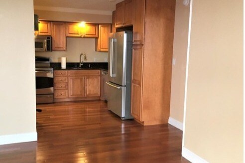 Kitchen - 601 W 11th Ave