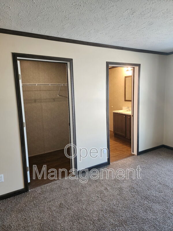 Building Photo - 511 E 1st St