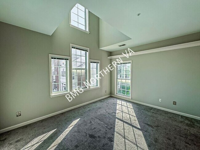 Building Photo - 6956 Ellingham Cir