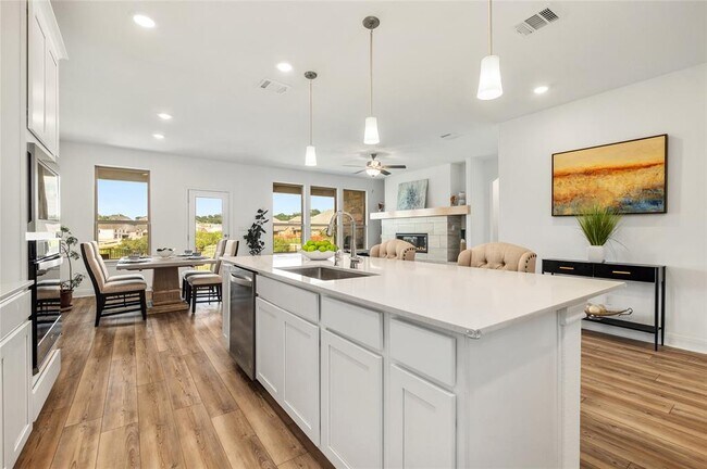 Building Photo - 6605 Apache Plum Ln