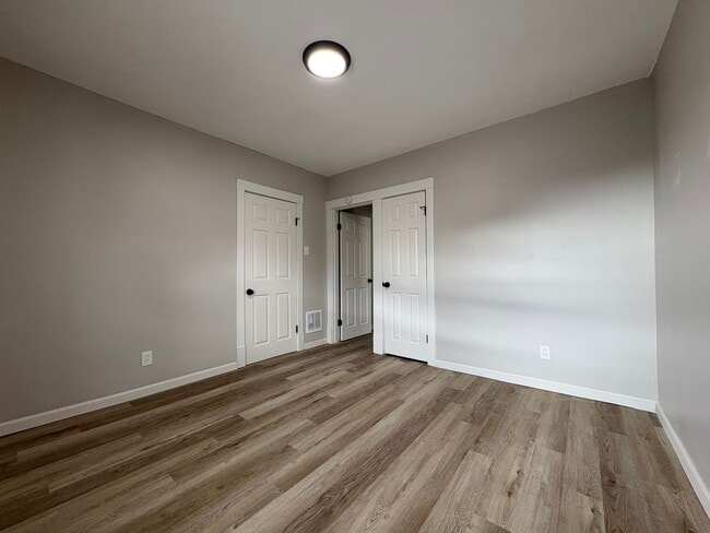 Building Photo - 2 bed, 1 bath home in the heart of Central St. Louis City, moments from Forest Park, Barnes Jewis...