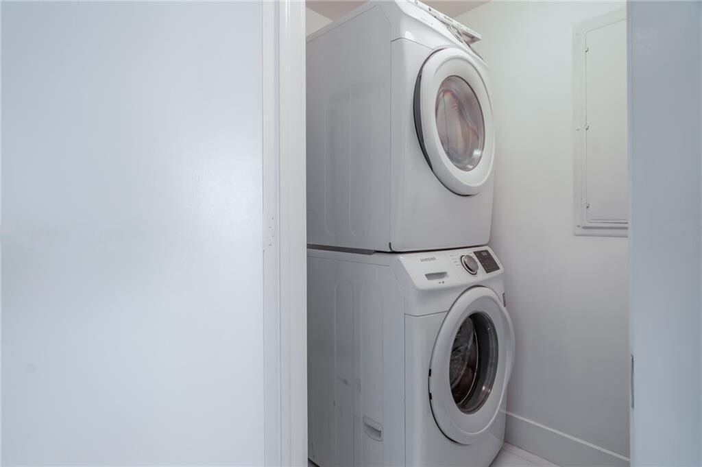 Building Photo - 900 Biscayne Blvd