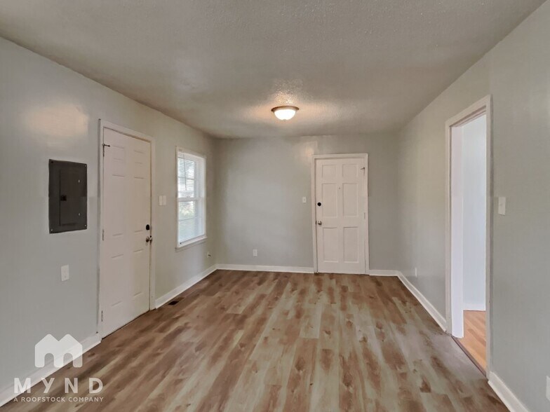 Building Photo - 5916 Ave P