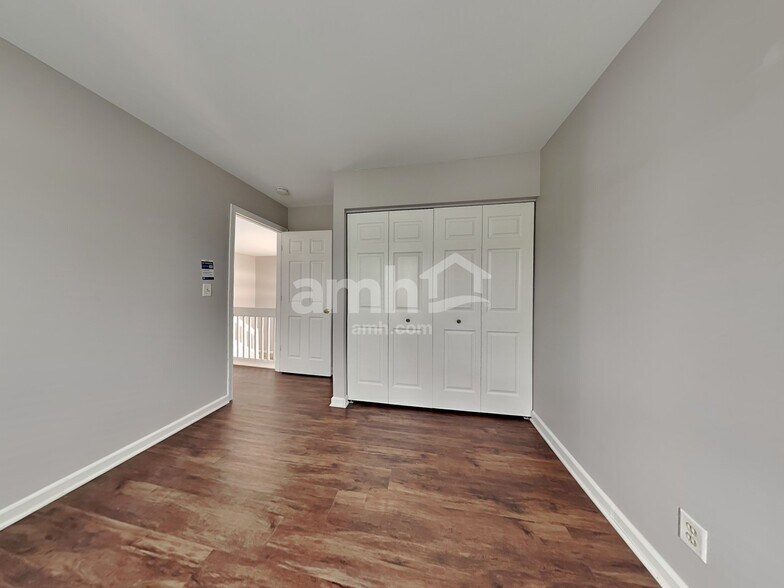 Building Photo - 20934 W Bloomfield Dr