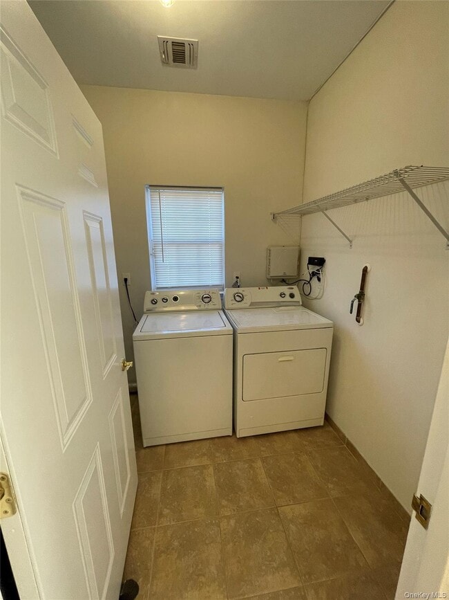 Building Photo - 75 Jacqueline Way