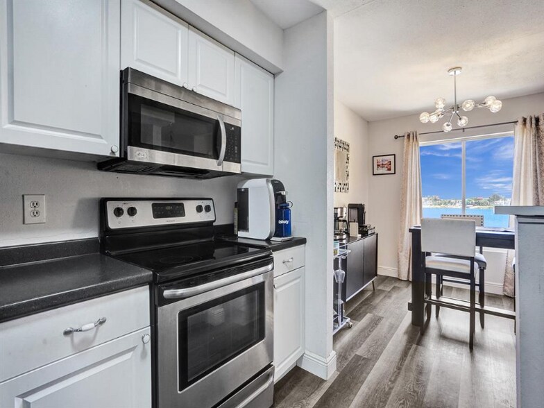 Building Photo - 2351 NW 33rd St