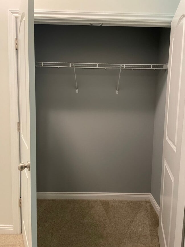 Building Photo - *SAVE $500 ON MAY MOVE-IN COSTS* Shelby To...