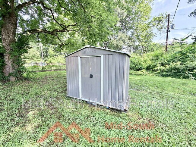 Building Photo - 3998 Victor Dr