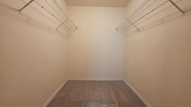 Building Photo - FOR RENT. 1 bedroom 1 bathroom condo first floor