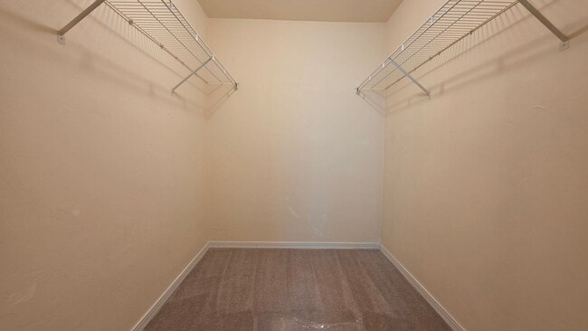 Building Photo - FOR RENT. 1 bedroom 1 bathroom condo first...