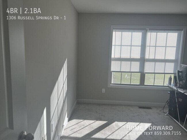 Building Photo - 1306 Russell Springs Dr