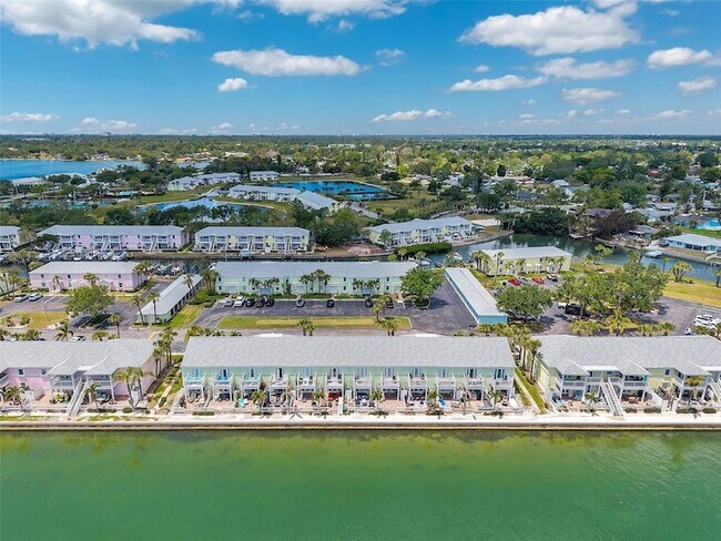 Building Photo - 4768 Coquina Key Dr SE