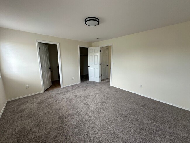 Building Photo - Shopper's Delight- Central Vancouver 2/ 2.5 Townhouse