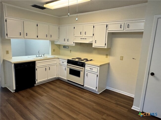 Building Photo - 118 Rattan Dr