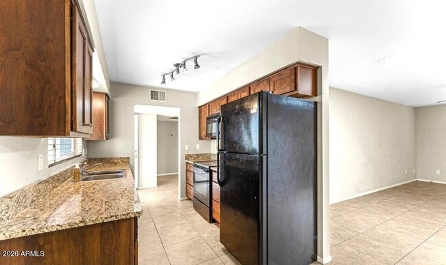 Building Photo - 1702 E Gaylon Dr