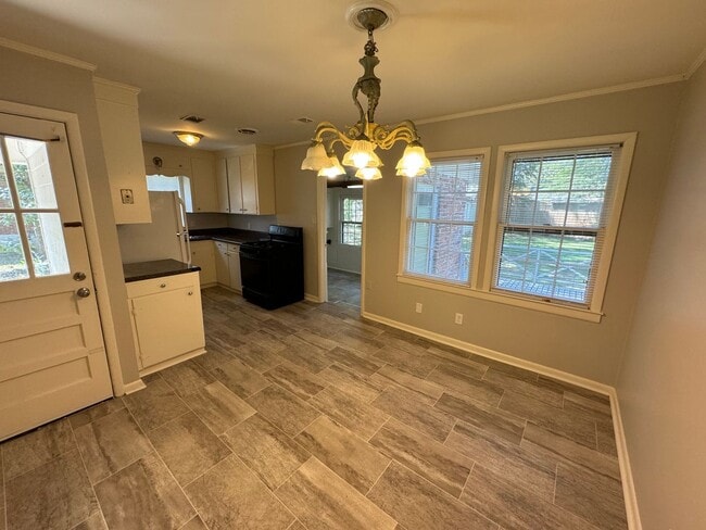 Building Photo - 2/2 Charming House in Garden Lakes $1,296
