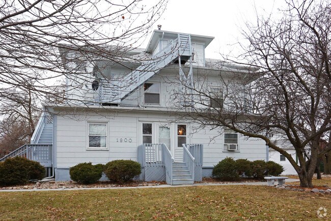 Primary Photo - 1900 Arlington Ave