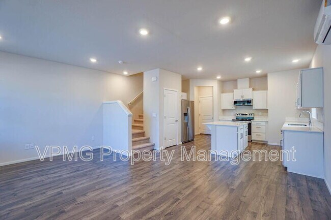 Building Photo - 2620 NE 117th Pl