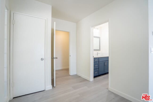 Building Photo - 17440 Fraser Pl