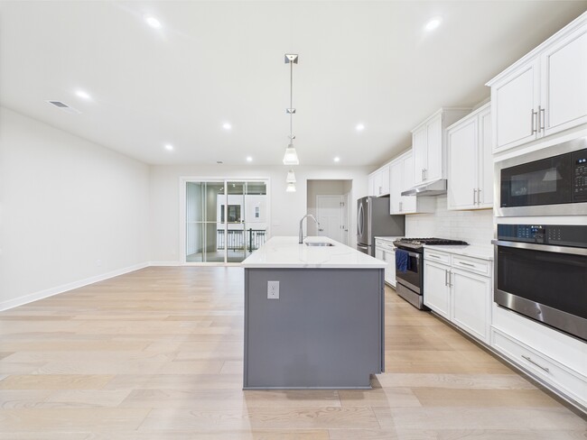 Building Photo - 1416 Bridgeford Dr NW