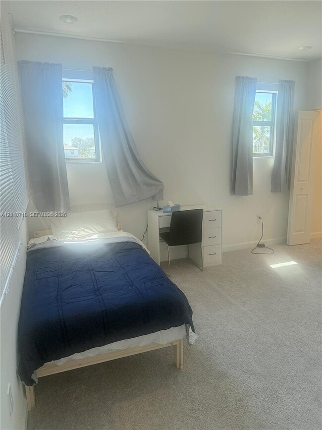 Building Photo - 4941 Oakmont Dr