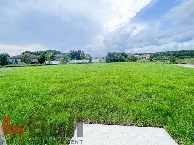 Building Photo - 5030 Four Strand Ct