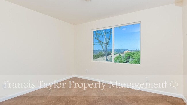 Building Photo - 3 Bedroom Home off Mary Lane