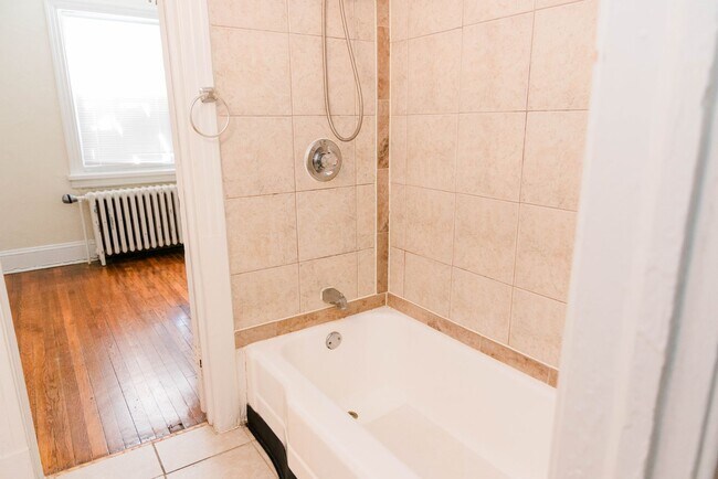 Building Photo - 1518 Porter St